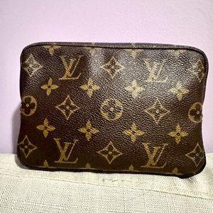 Louis Vuitton Trousse 18 toiletry pouch